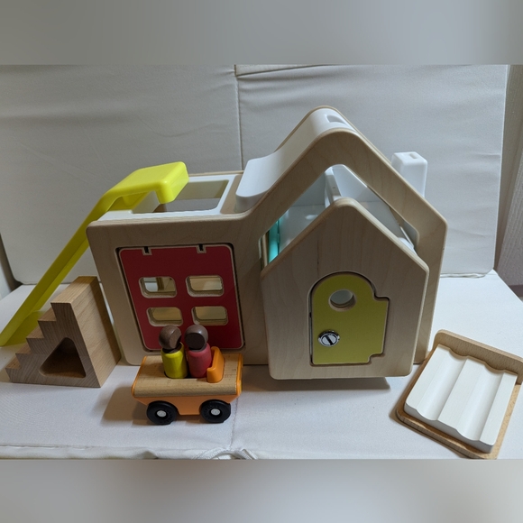 Lovevery Modular House - Picture 1 of 1